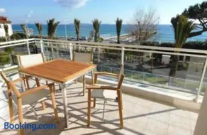 Stunning 2 Bed, 2 Bath Apt on the Cannes sea front has swimming pool and is a secure modern building 464 - Image 3