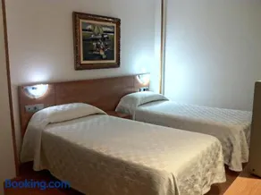 Hostal Del Carmen - Image 2