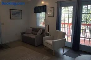 Little Acorn Landing - Image 4