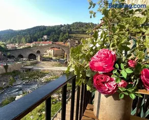 Apartamento colgante al río con vistas al puente - Image 1