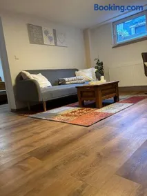 Small 45 M² Apartment - Image 4