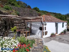 VV Casa Bastina "by henrypole home" - Image 3