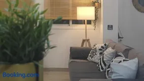 5 Apartamento de 2 habitaciones y metro - Image 1