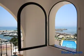 Seaside Golf haven in Cabopino Marbella - Image 4