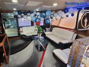 COZY CONDO OCEAN 3xDECK YACHT - Image 4