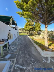 Tamarisk House-An Ideal Getaway in Southern Paros - Image 2