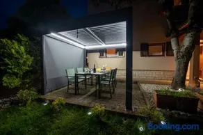 Green Oasis with Terrace - Image 4