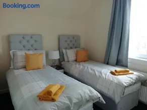 Carvetii - Walter House - First floor flat sleeps 6 - Image 2