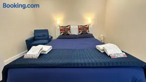 Royal Modern Studio Heathrow London - Image 3