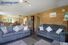 Watermead Lodge - Image 4