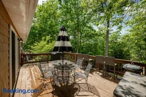 Waterfront Hideaway by Railey Vacations - Image 3