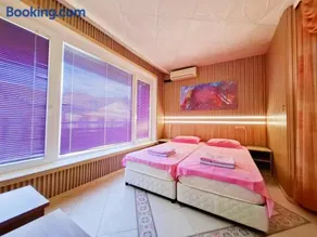 Odesos Apartments - Image 1
