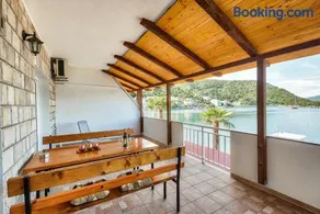 Marinus Apartments - Image 1