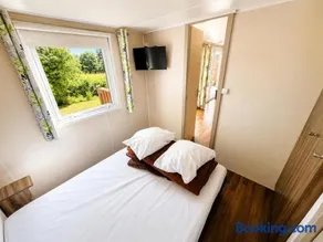 Mobiles Home XL, trois chambres, deux salles de bain, climatisation, grande terrasse pour 6 personnes - Image 3