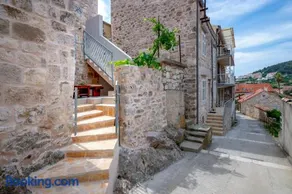 Old town apartment Mare - Image 1