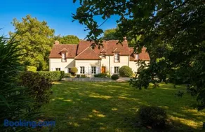 Spacieuse villa avec piscine privée à Chailly-en-Brie - Image 1