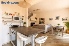 Rocca Lake House - Image 1