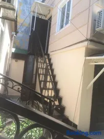 Batumi Guesthouse 28a - Image 2