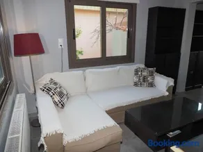 Beautiful House, Salamina - Image 2