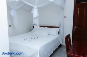 KRISLA LAKE BREEZE Hotel - Image 4