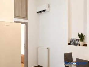 Fully Renovated Apartment -700m from Mill of Elves-Free Parking & Fast WiFi - Image 3