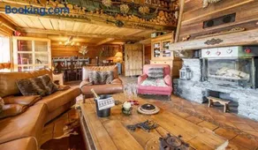 Chalet spacieux à Saint-Nicolas-la-Chapelle avec cheminée - Image 3