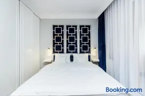 Premium Glamour Apartment by Krakow Home - Image 2