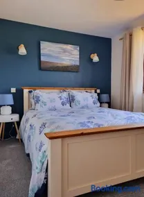 Sandpiper Cottage: cosy home near the beach - Image 5