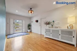 21 White Close Encounter Bay - Linen Included - Image 3