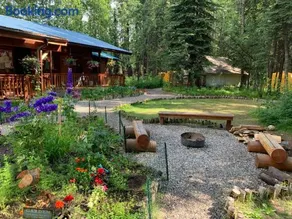 Sven's Basecamp Hostel - Image 1