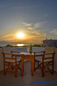 Amodari studios on the beach - Image 1
