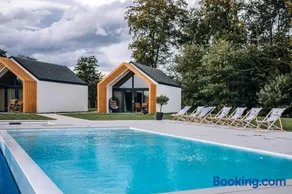 Wine Resort Mak - Image 2