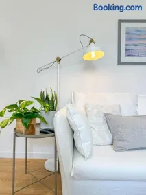 New - Luxury City Centre Oasis - Free Private Parking - Image 2