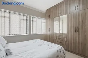 Beach Hurst 303 - Image 4