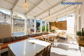 Rethymno Youth Hostel - Image 2