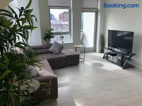 3 bed 2 bath Skyline View Luxury Apartment DTLA - Image 1