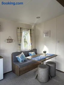Cornish Coastal Retreat - Dog Friendly Caravan - Hedley Wood Holiday Park - Image 5