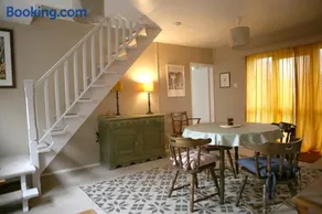 Convenient and stylish cottage - Image 5