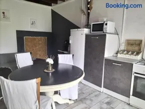 Studio in all its simplicity - Image 3