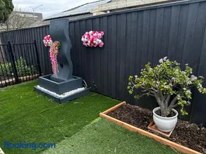 Cozy Garden Grove - Image 4