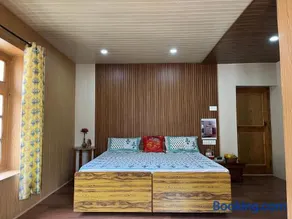 SNOWFLAKE Homestay - Image 3