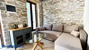 Stone house in Afissos - Image 1