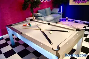 Capsule Miami Vice - Jacuzzi - Billard - Ecran cinéma & Netflix - Ping-Pong - Nintendo & Jeux- - Image 4