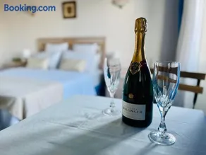 Kishni, peaceful and luxury suite villa - Image 2