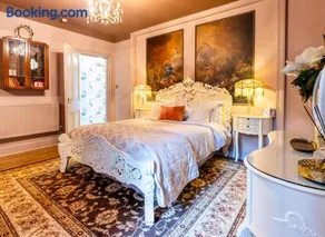 KIRA Beach House, Hove Beach - Image 2
