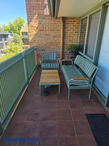 Large apartment in Kingston - Image 5