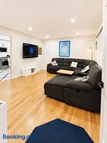 Modern 2 bed Apt-15mins to World Cup Stadium-30mins NYC - Image 1