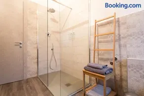 Lo Sherpa Holiday Home - Image 2