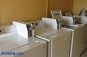 Economy Inn & Suites Joplin - Image 2