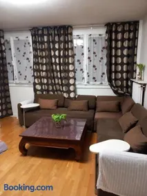 appartement périurbain de Paris et Versailles - Image 1